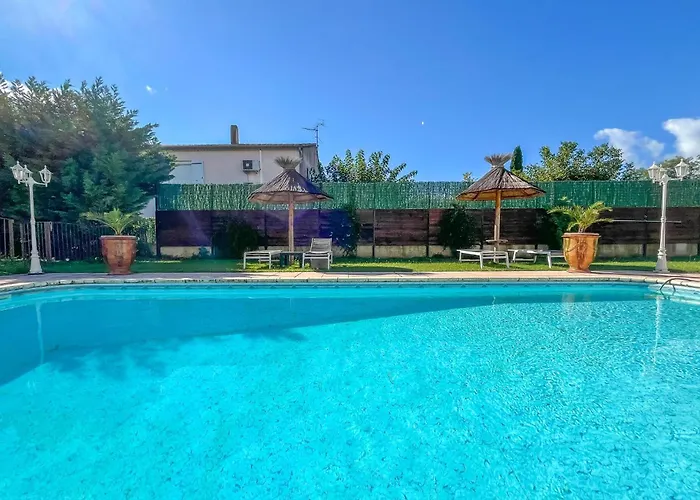 Semesterbostad Awesome In With Outdoor Swimming Pool Aramon